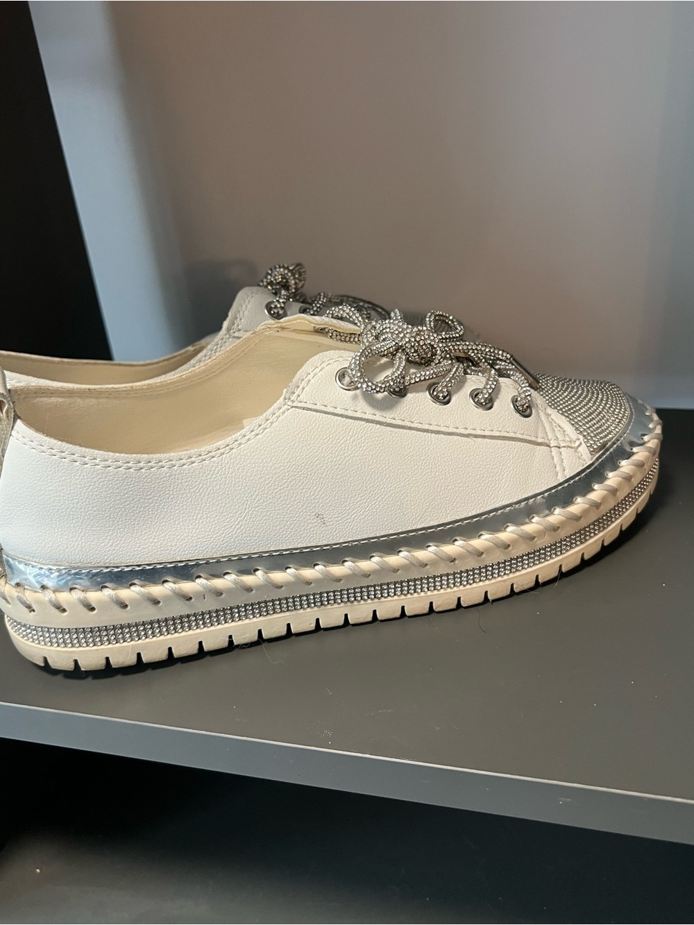 ☀️ Women’s Bling-Encrusted White and Silver Athletic Sneakers - Picture 5 of 10